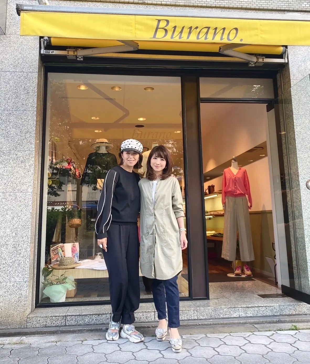 ヘビロテ夏のワンピースの画像_3