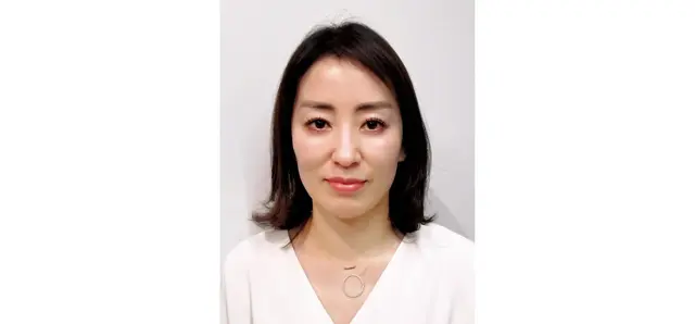 フロントの“やせ髪”は深め前髪でカバー