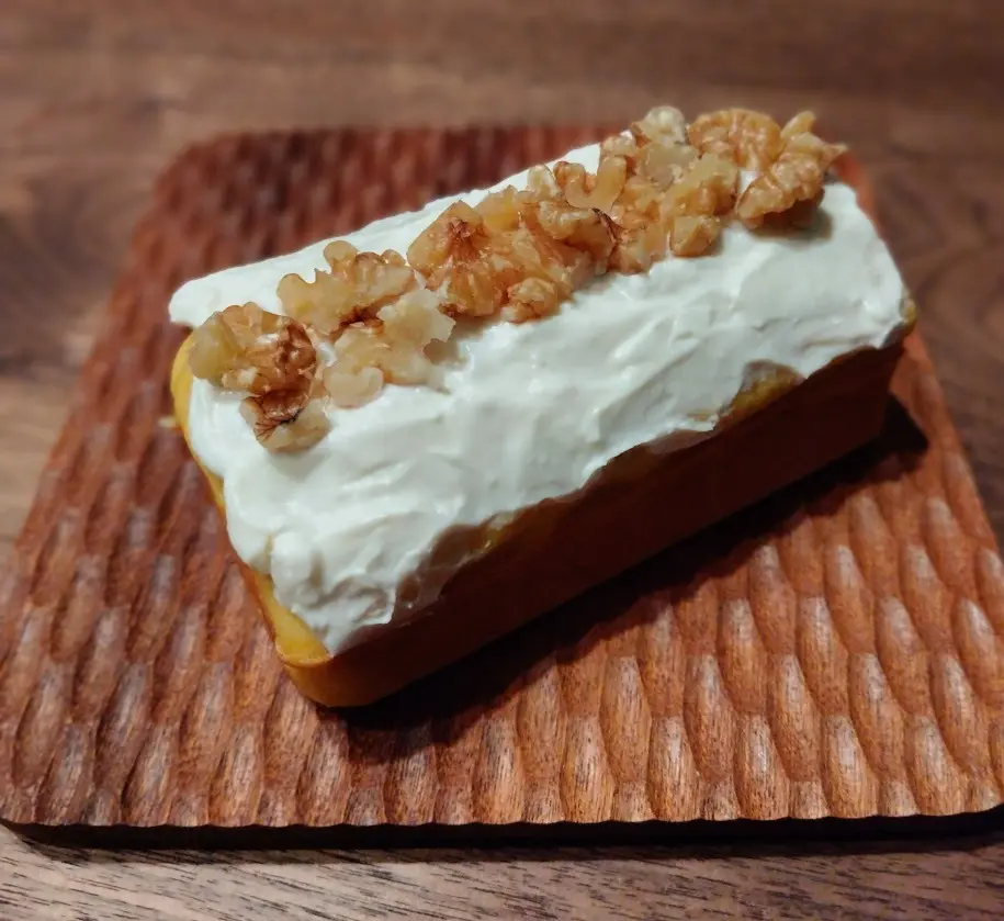 米粉キャロットケーキ　フロスティングクリーム　クルミ
