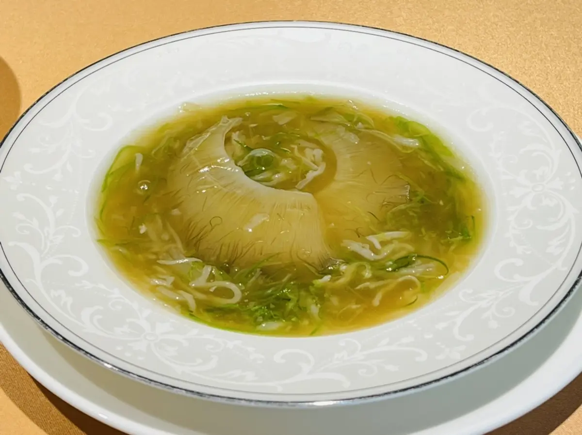 フカヒレ姿煮（背ビレ）