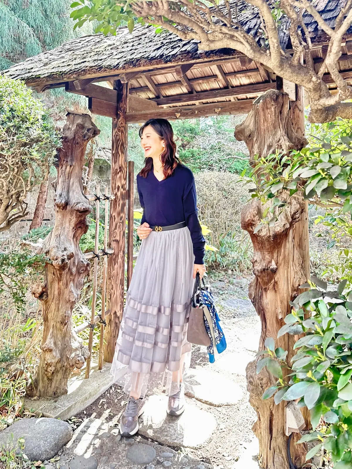 ユニクロネイビートップスで台湾茶を楽しみの画像_3