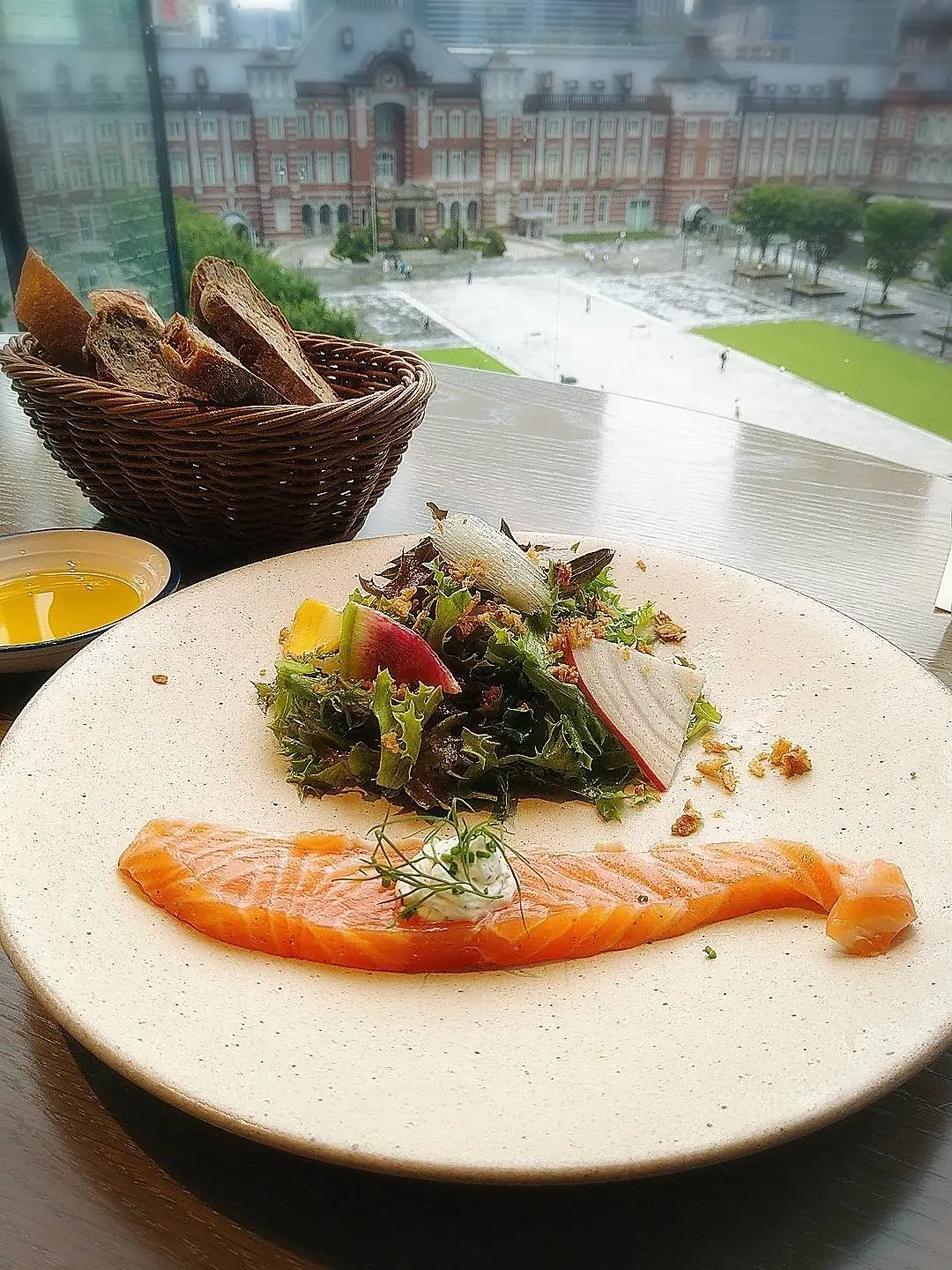 新丸ビルのメゾンバルザック、ランチコース前菜