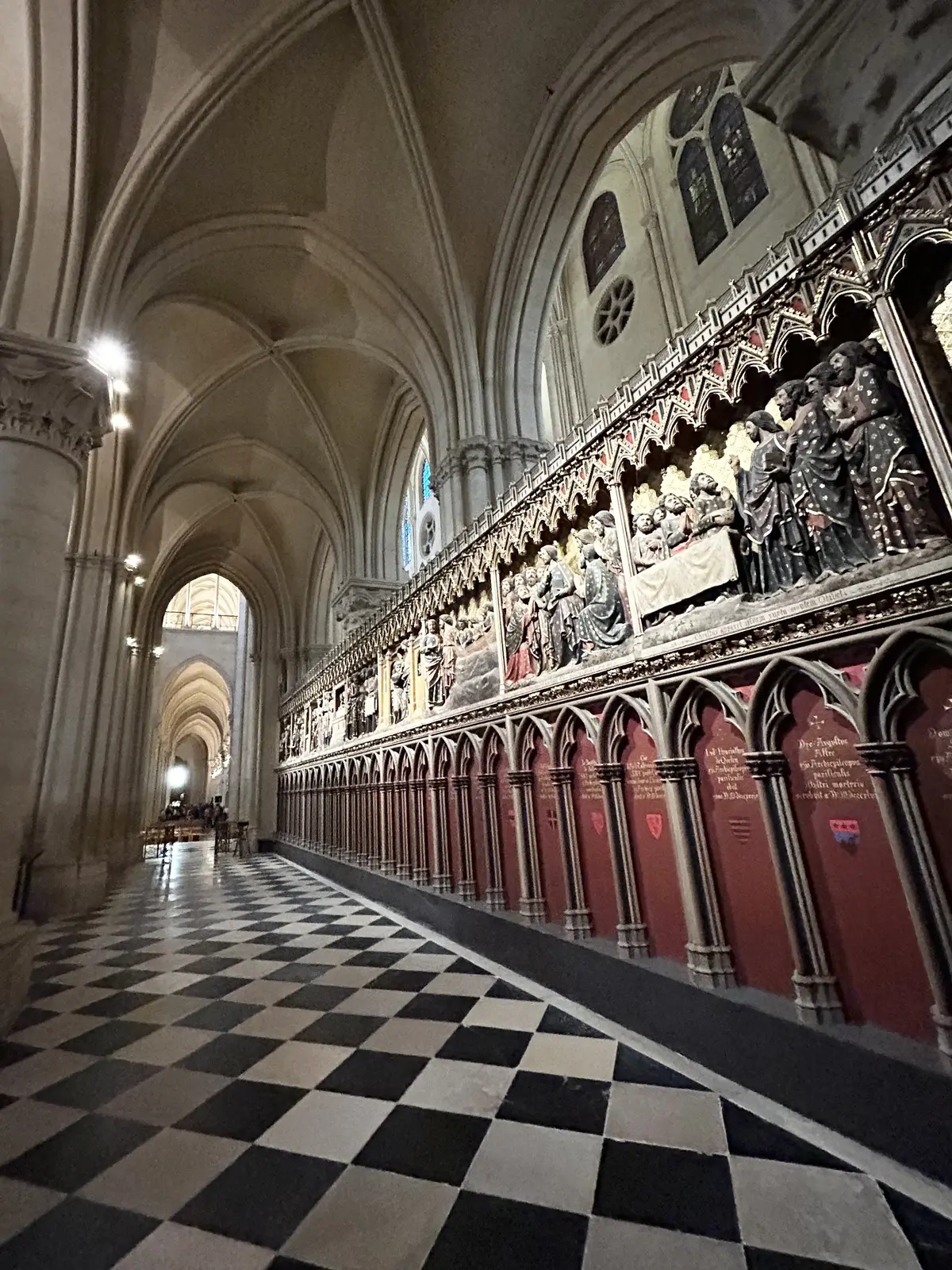 パリ　ノートルダム大聖堂　　Cathédrale Notre-Dame de Paris