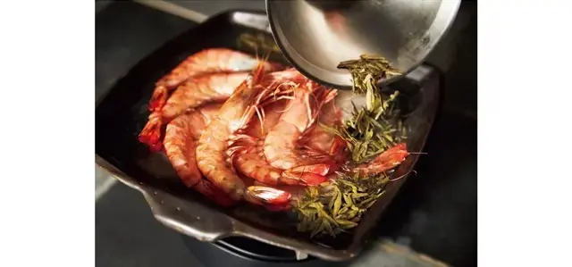 華やかな緑茶の香りを楽しむ　茶鍋