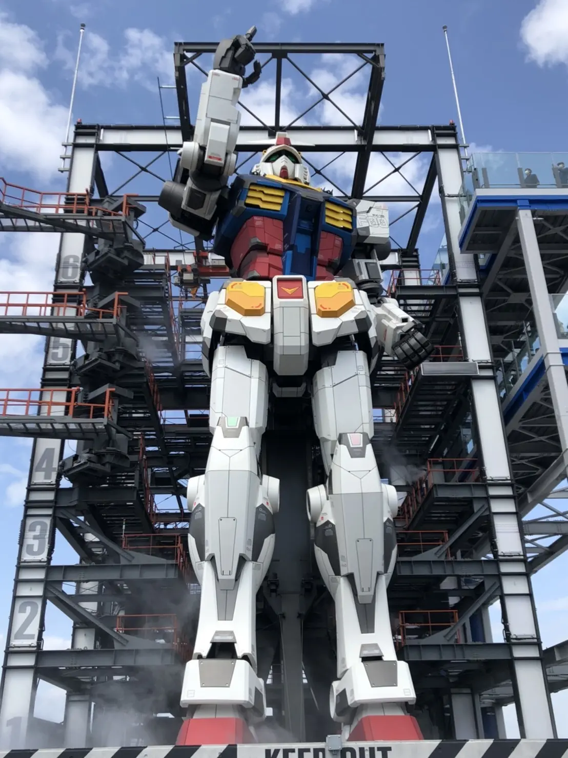 春イエローパンツとベージュグラデでガンダの画像_3