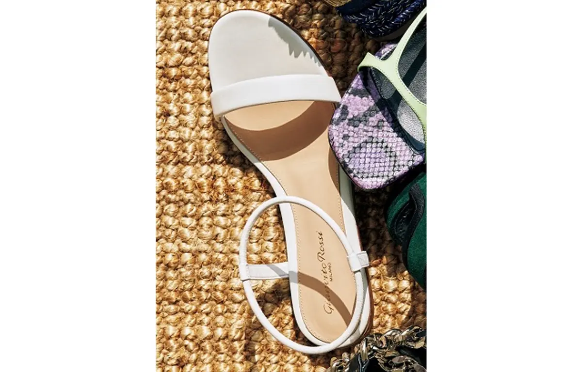 靴（0.5）￥105,600／ジャンヴィト ロッシ ジャパン（ジャンヴィト ロッシ）