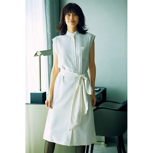 ワンピース￥130,000／フェラガモ・ジャパン（サルヴァトーレ フェラガモ）