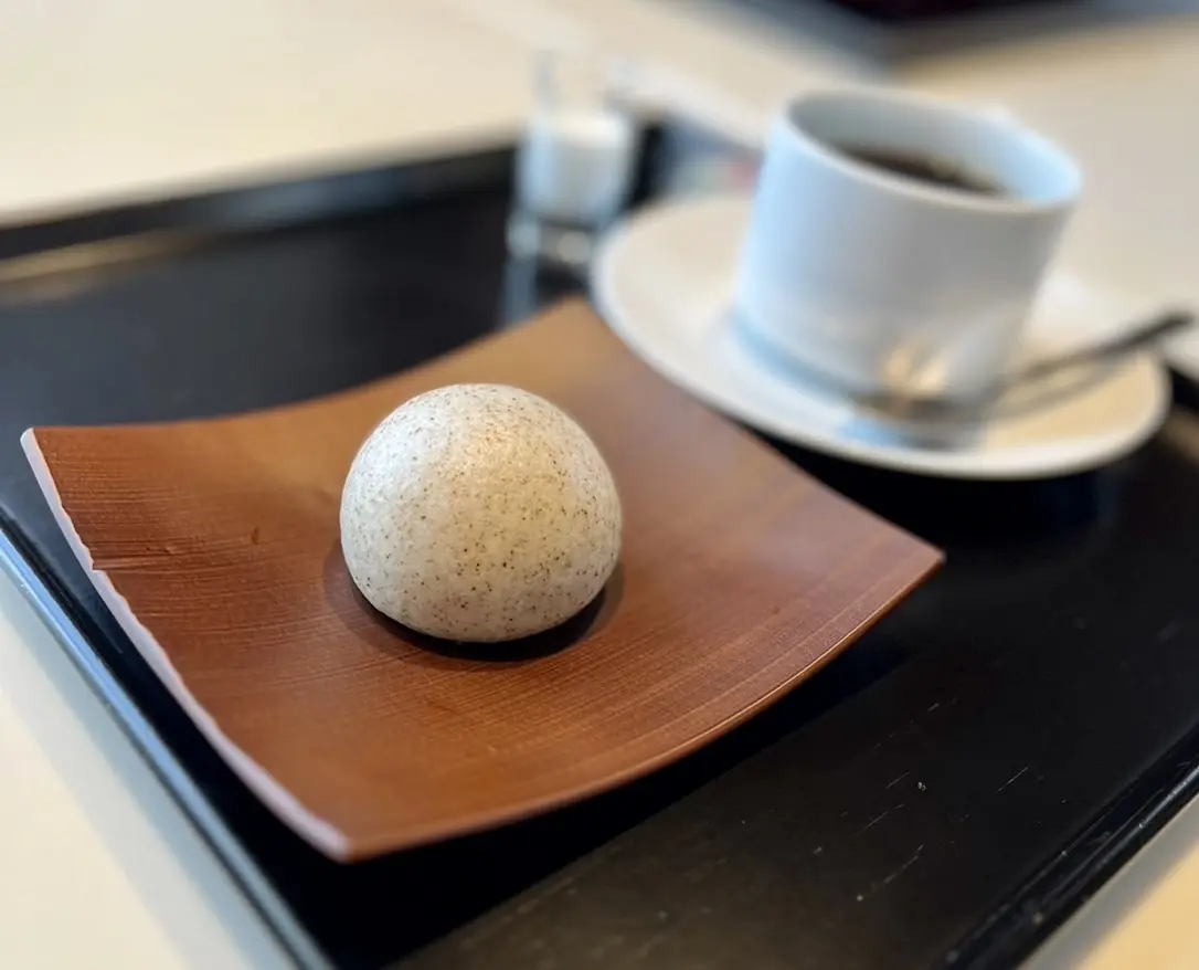 年始はオールブラックで丸の内界隈へ♪の画像_4