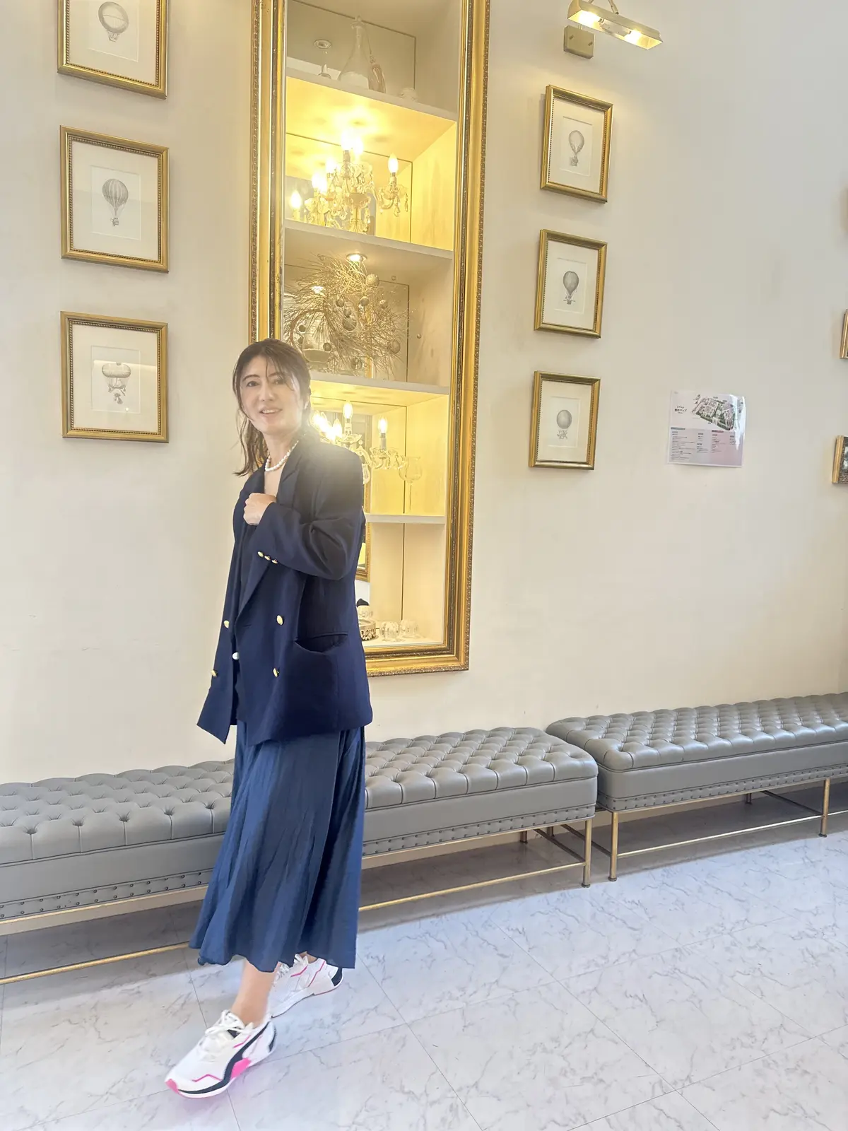 紺ジャケットで東京都庭園美術館への画像_10