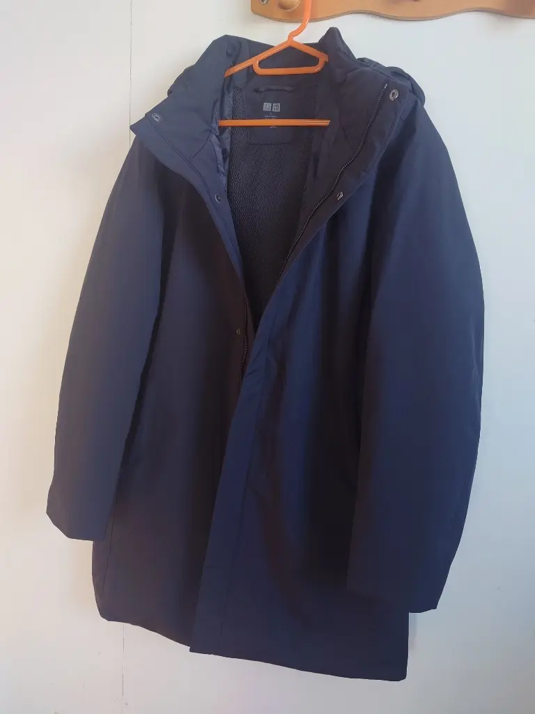 ユニクロメンズハイブリッドダウンコート