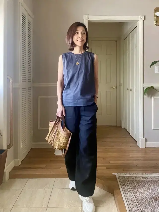 綺麗めカジュアルなタンクトップコーデ