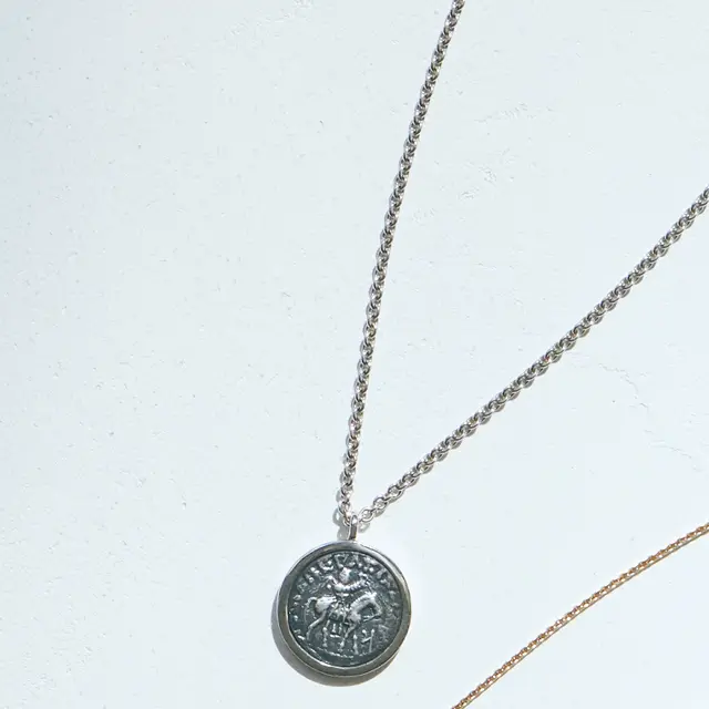 ネックレス￥36,000／ステディ スタディ（トムウッド）