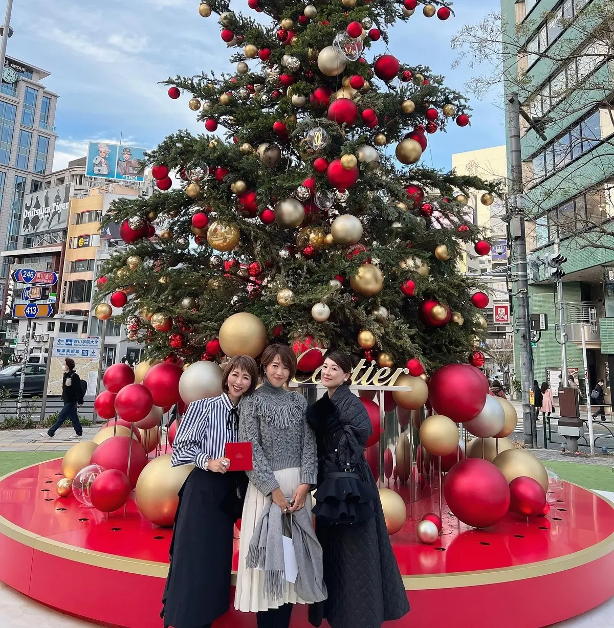 大人のネイビースタイル　〜2選〜の画像_1