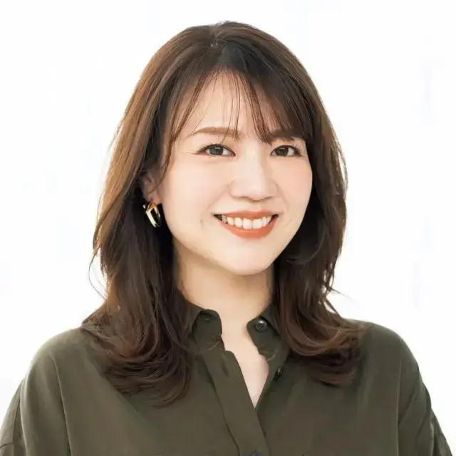 【最新】50代の華やかでおしゃれな「春のミディアムヘア」41選