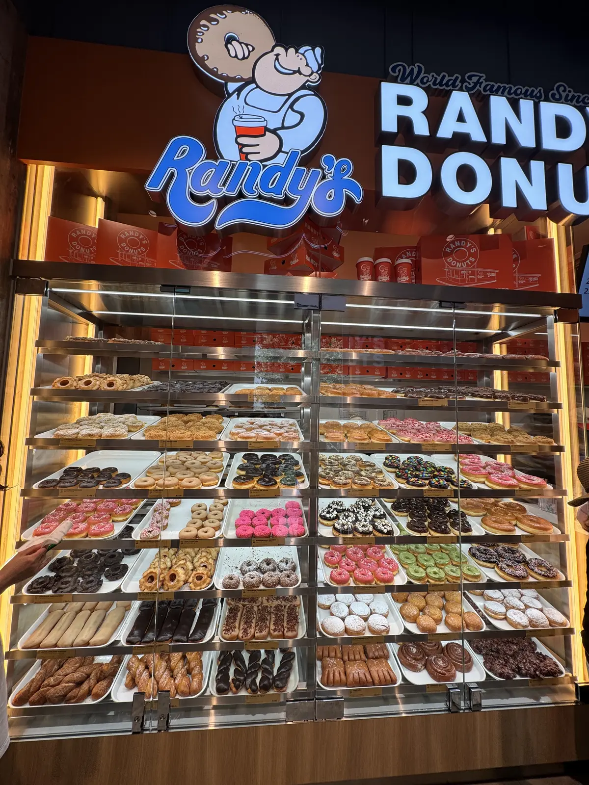 RANDY'S DONUTS