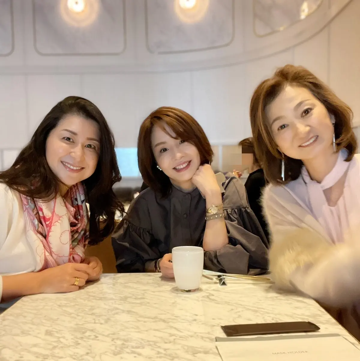 コーデしやすいホワイトパンツの画像_3