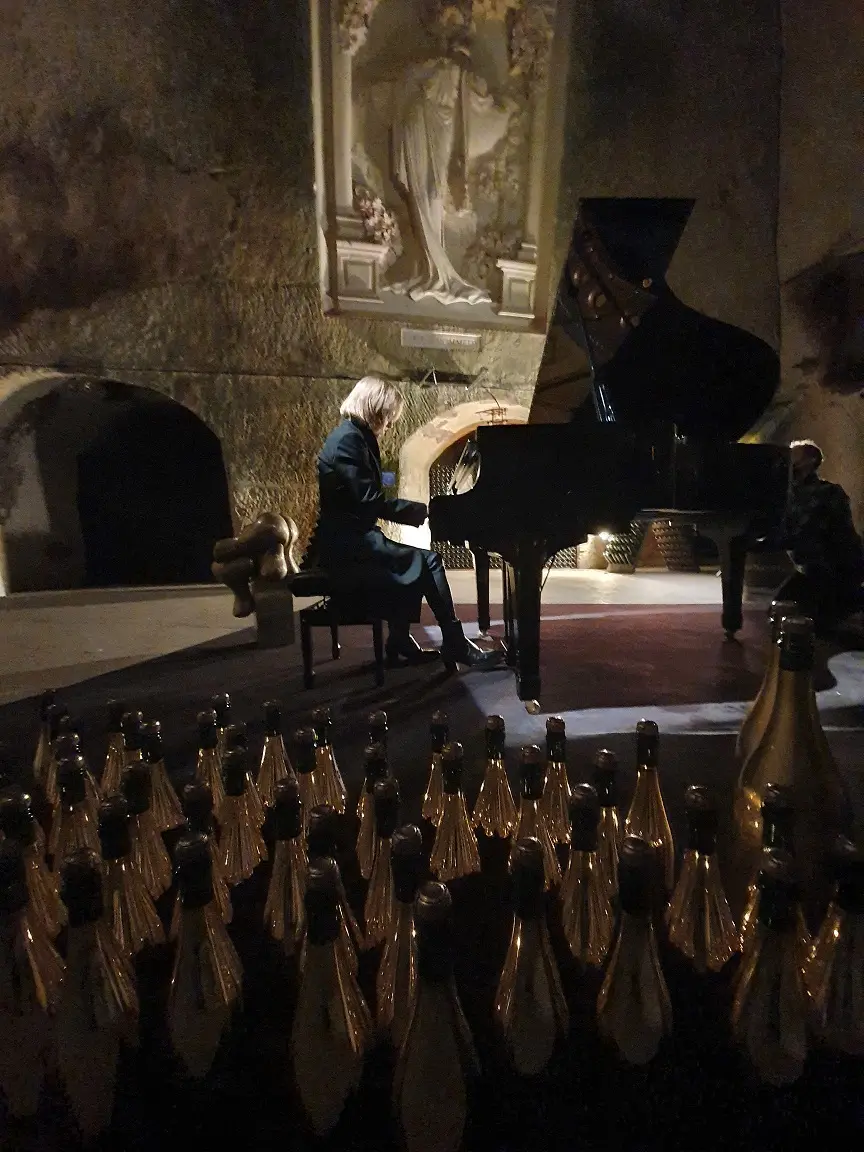 世界的アーティストYOSHIKIさんの名の画像_3