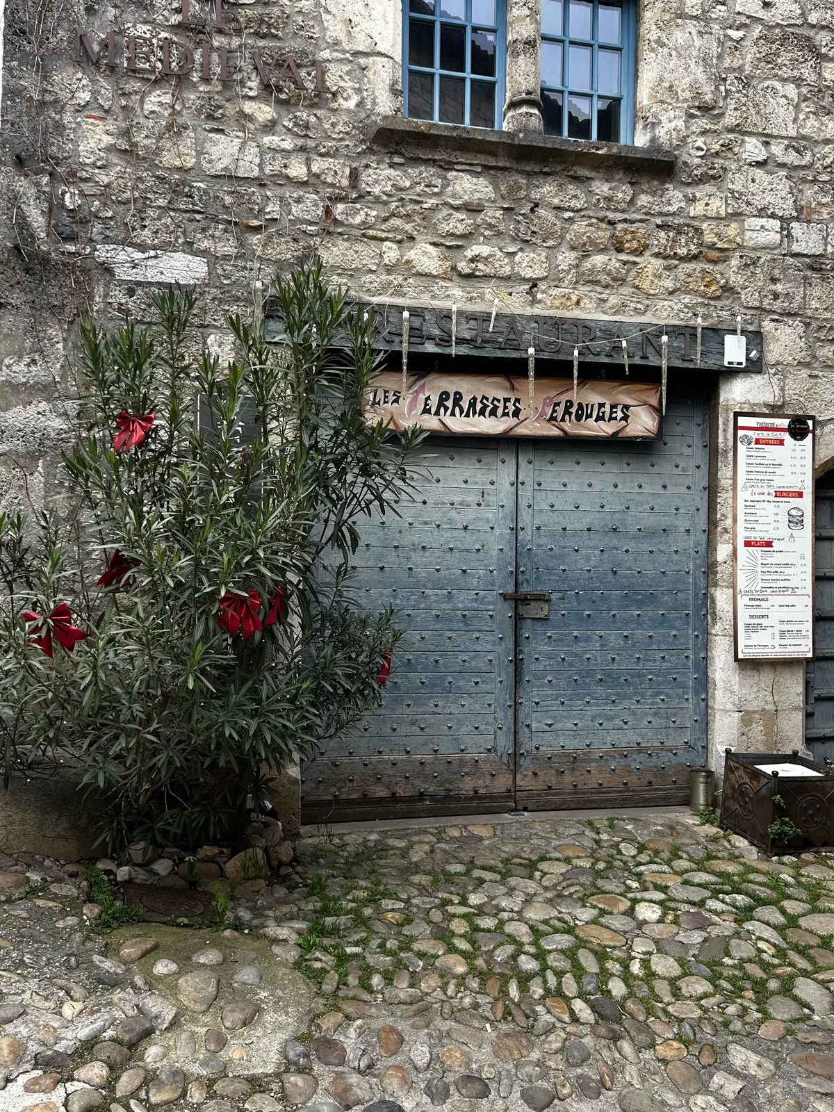 フランスの最も美しい村　　Pérouges (ペルージュ) 