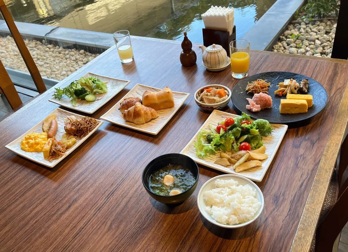 伊東温泉　サフィール　踊り子　東海館　女子旅　温泉旅行　エクラ　jマダム　竹あかり　松川通り　ラフォーレ倶楽部伊東温泉　小室山　カフェ321 