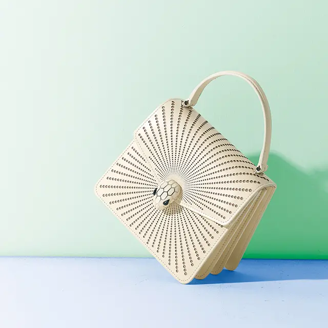 ブルガリのトップハンドルバッグ 「セルペンティ」