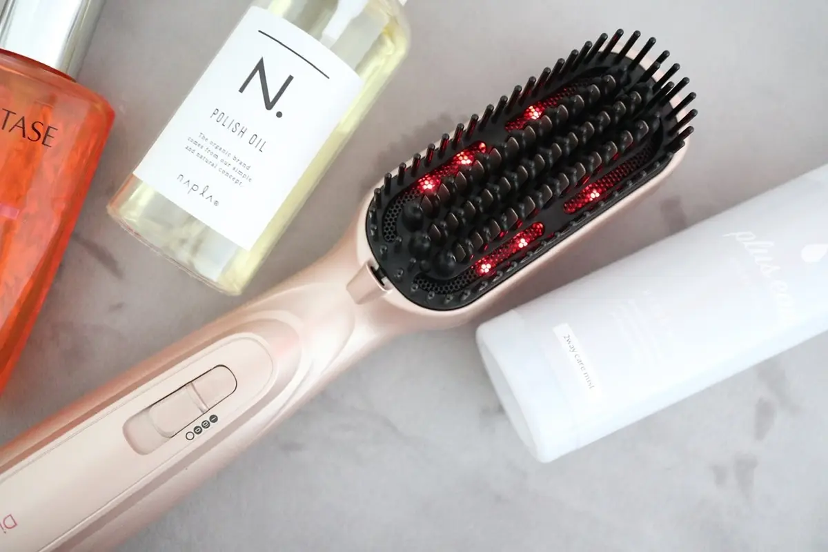 大人ヘアは艶が命！ブラシ型のヘアアイロンの画像_3