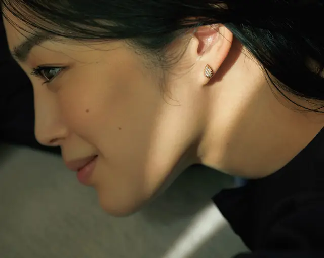 BOUCHERON（ブシュロン）のスタッズピアスを着用したゆうき