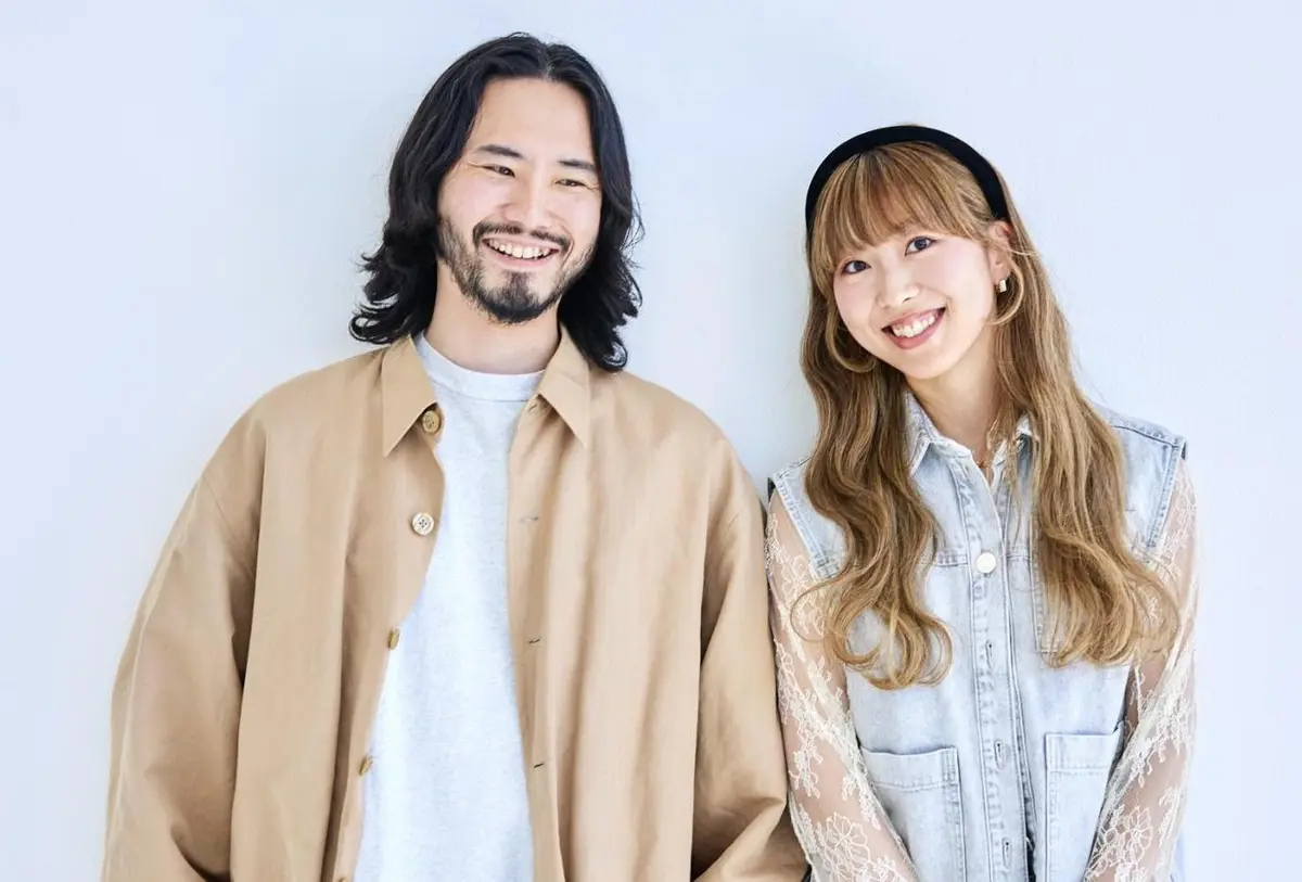 OurAge×Webエクラ  ヘアカタログ１　美容師２人　カキモトアームズ