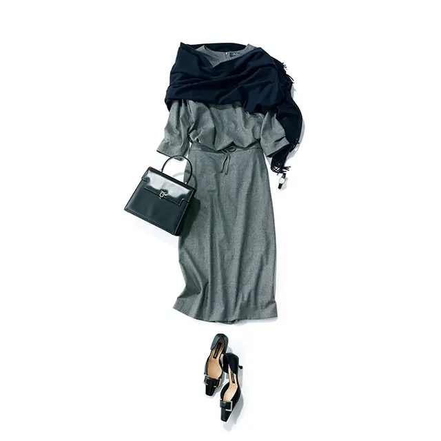 クライアントとの商談には、 きれいめ小物とスカートで臨む