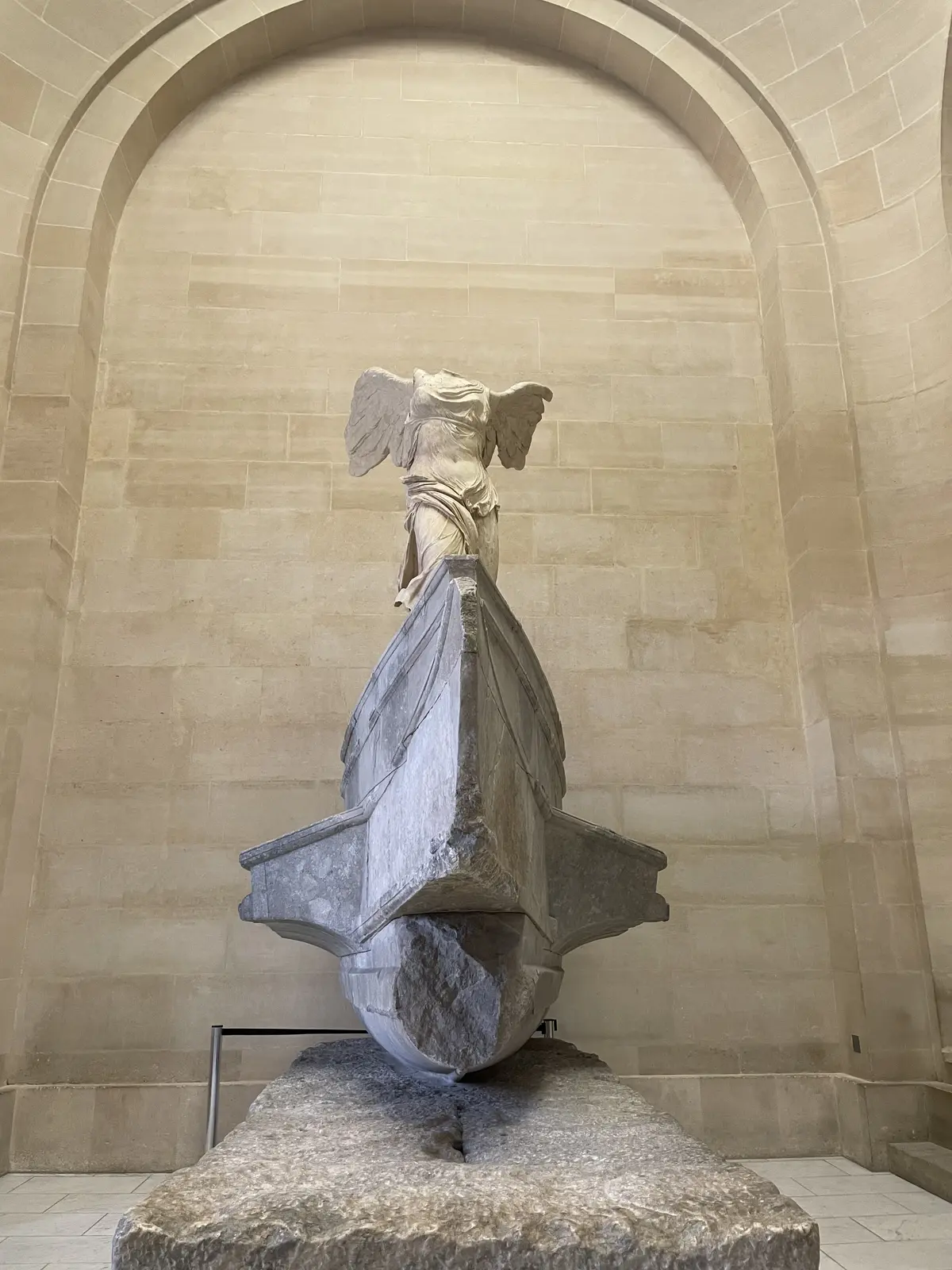 ルーブル美術館　　サモトラケのニケ　Musée du Louvre