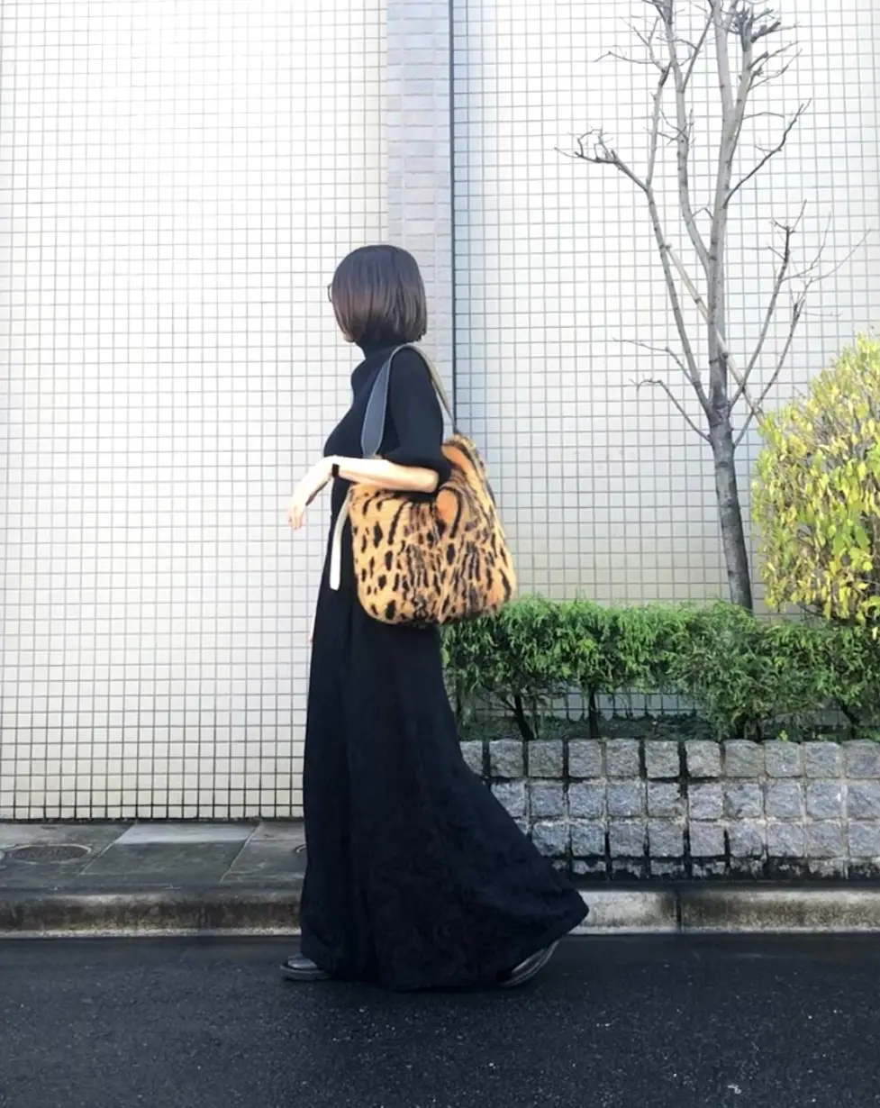 上も下も黒❤︎＋CELINEレオパードの画像_4