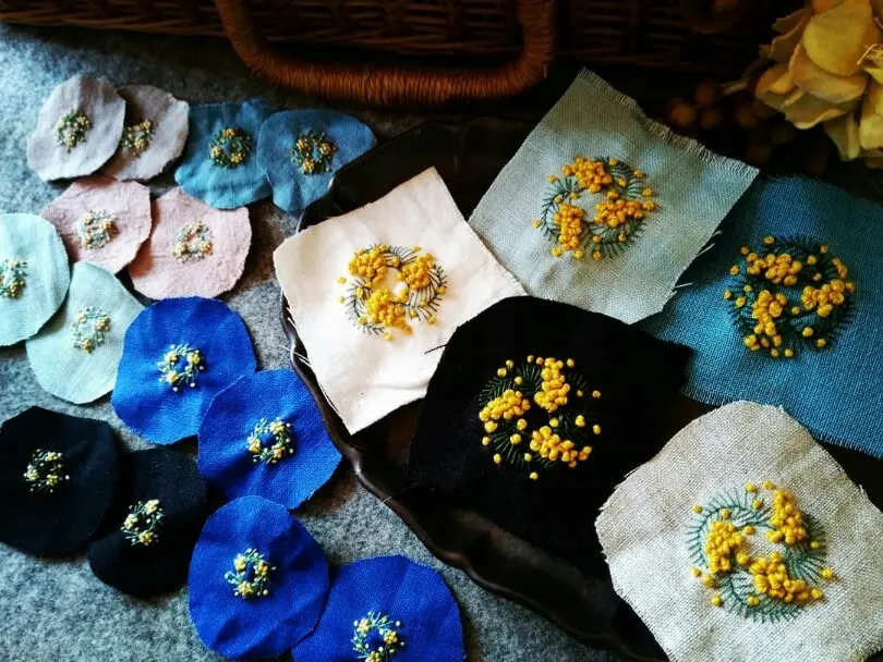 20年捨てられない春色の刺繍ニットの画像_5