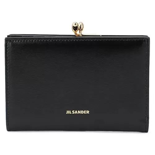 【50代 週末コーデ】グレーの上質ニットの画像_9