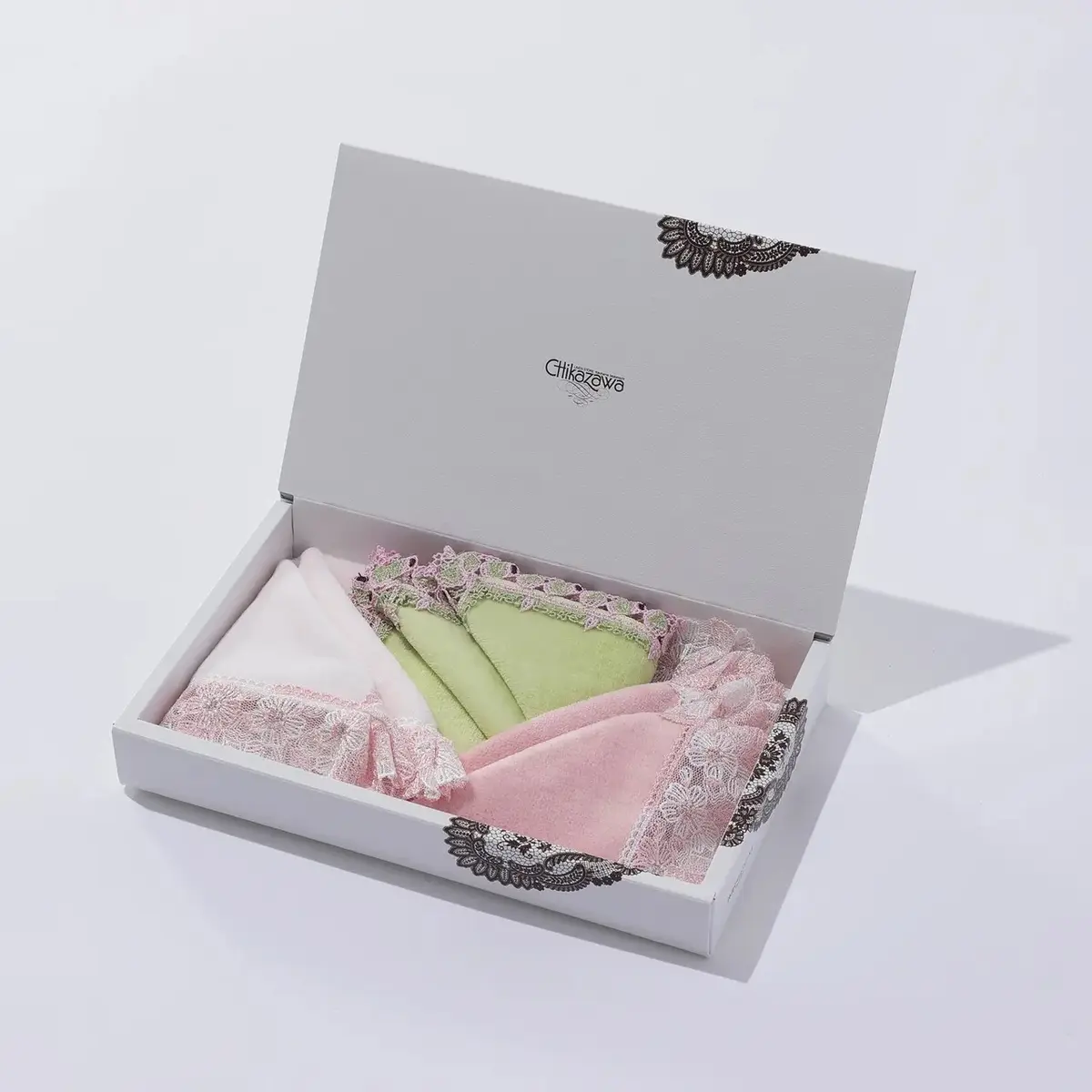 【50代 ファッション小物】数量限定！ 近沢レース店　タオルハンカチ3枚組【春】登場