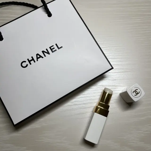 CHANELの「ルージュ ココ ボーム」とショップバック