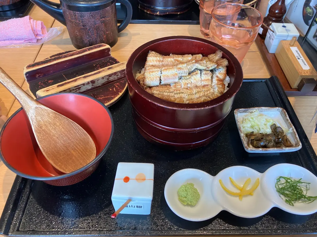 東京観光　浅草　雷門　鰻　うな鐡　ひつまぶし　塩ひつまぶし　山椒塩　　 かっぱ橋　道具街　かっぱ橋道具まつり　浅草散歩　　おでかけ　都内散歩　同窓会　スカイツリー　ジャンボコック　浅草名物