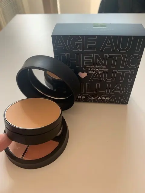 嶋田ちあきさん　ブリリアージュパウダーファンデーション