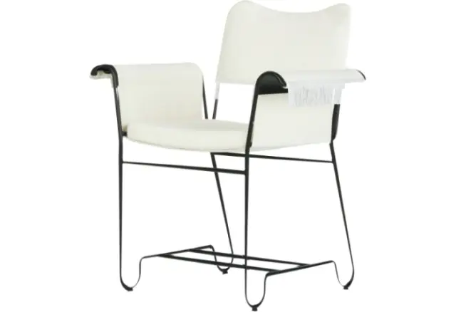 「トロピーク ダイニングチェア」（W73.5×D60×H88/SH45㎝）￥161,480〜／トリシュナ・ジバーナ