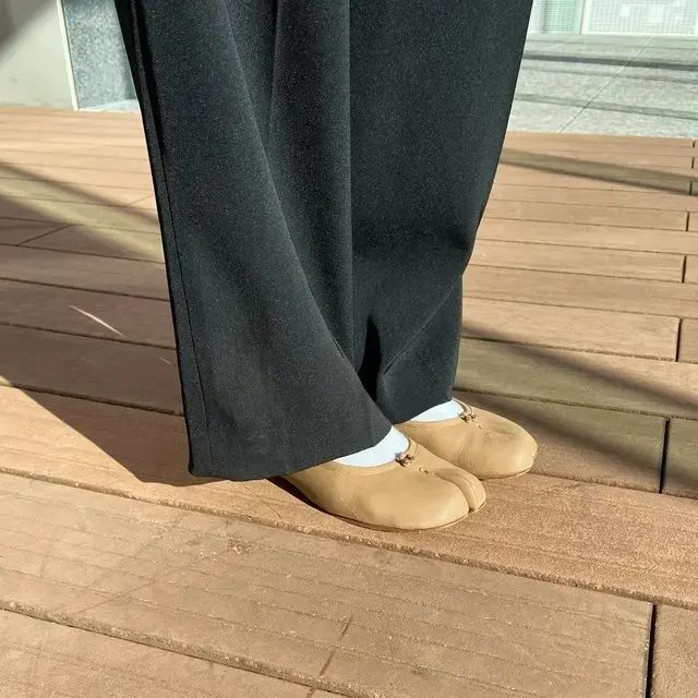 メゾンマルジェラの「タビ」バレリーナ