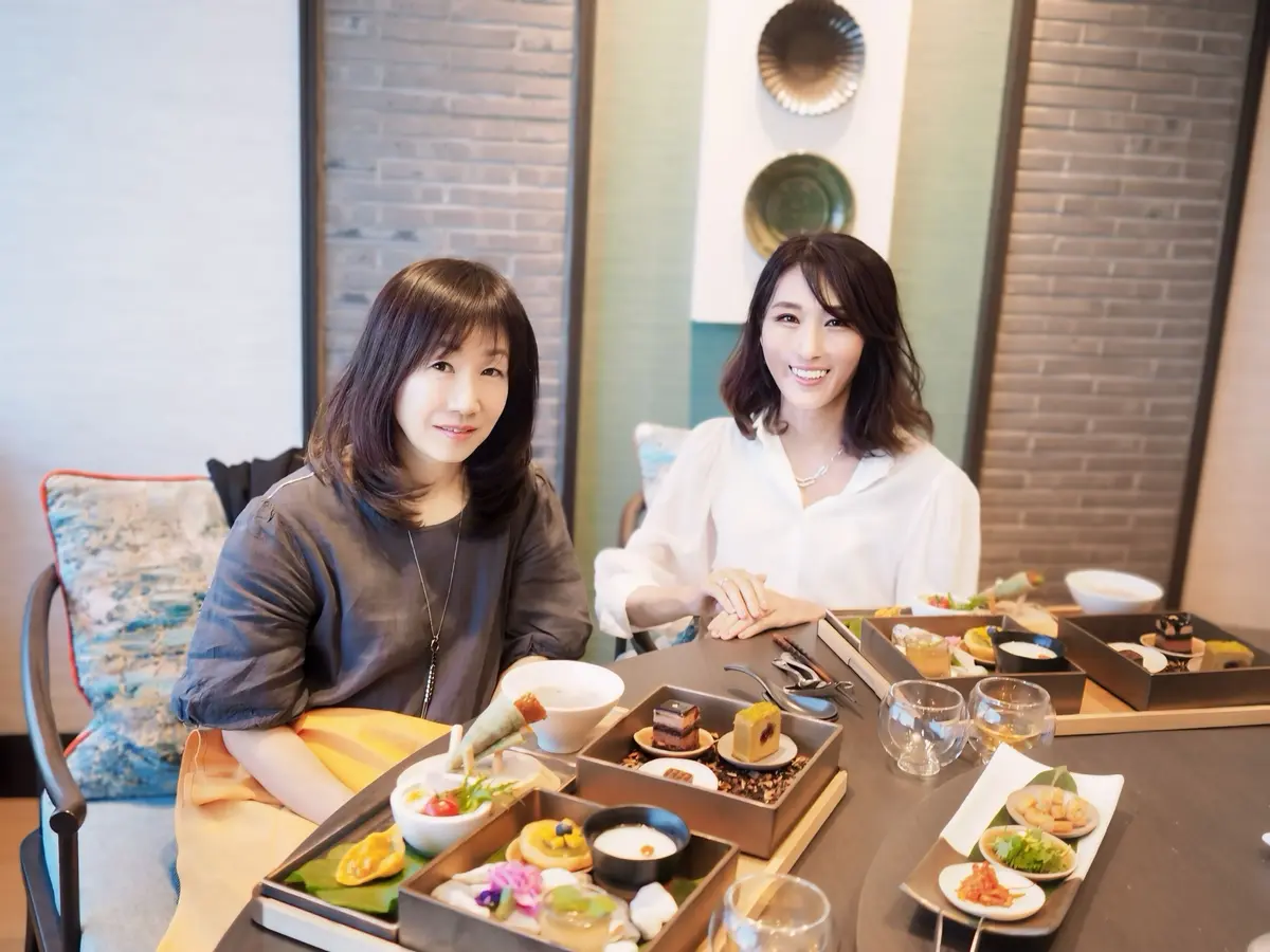 ZARAの腰高リネンスカートでチャイニーの画像_2