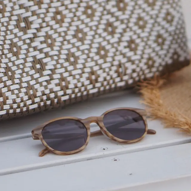 エクラ華組佐藤綾子さんの愛用サングラスはロンハーマンで購入