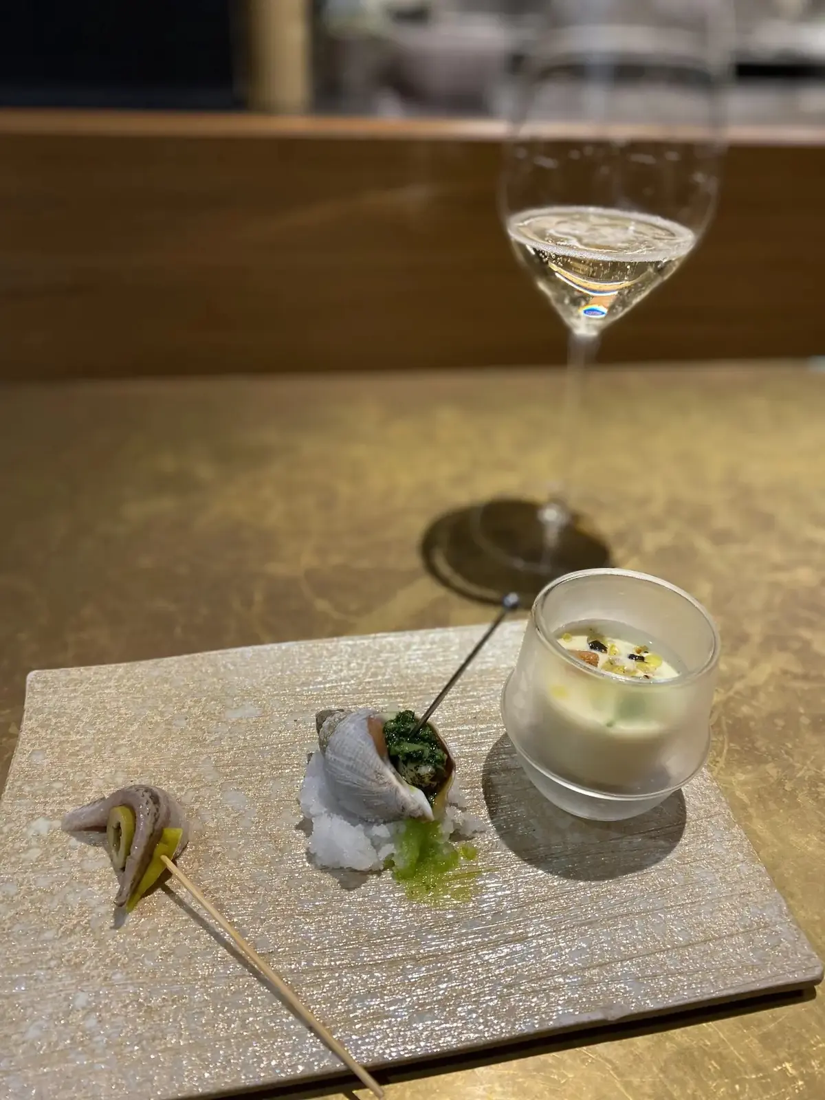 【神楽坂の話題店】ロブション出身シェフの美食空間「ペリカン」へ｜フレンチ×スパニッシュのライブキッチンを堪能