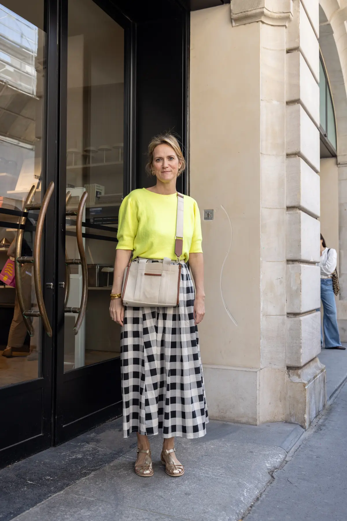 ギンガムチェックスカートを大人っぽくはきこなすオルタンスのスタイル