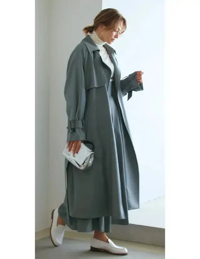 小さく白を効かせるだけで、たちまち軽やかさがアップ