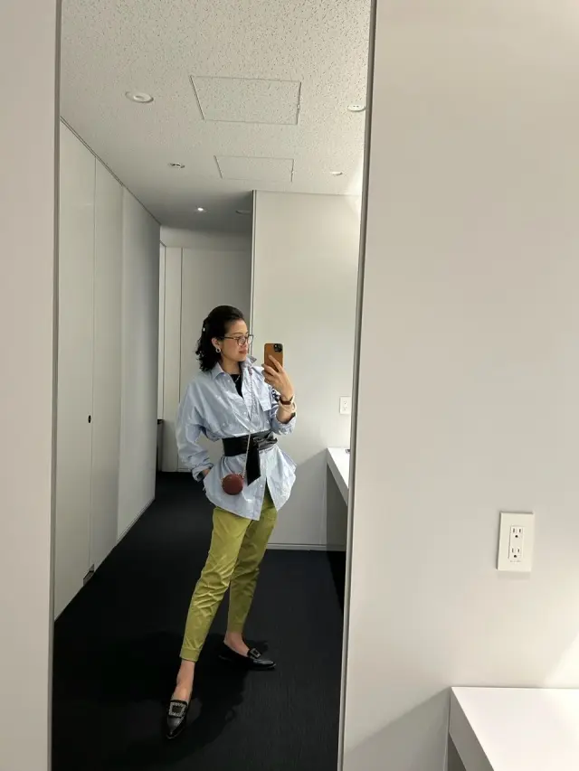 ZARAの青シャツで大人なシャレ見えコーの画像_1