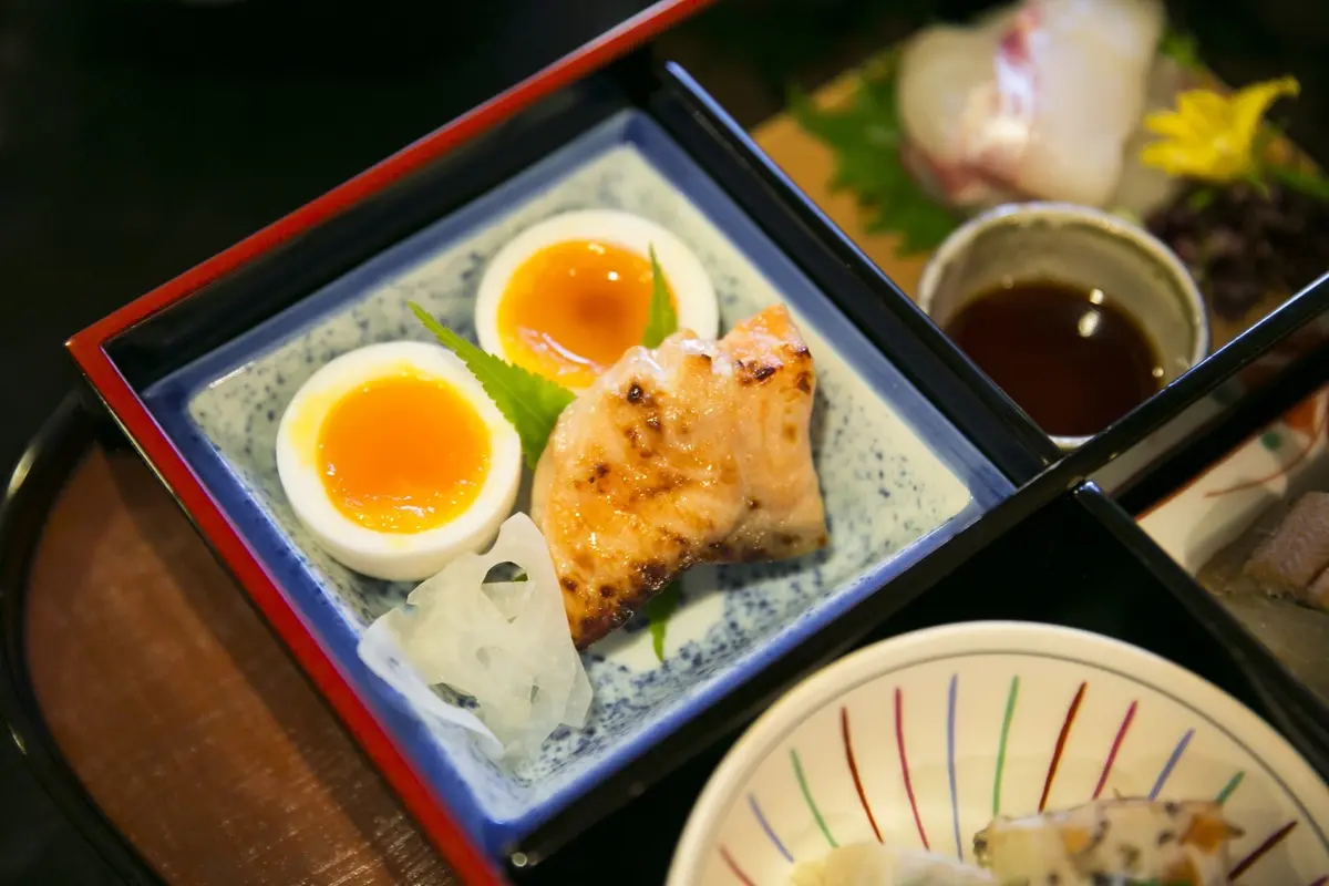 素晴らしい日本庭園を眺めながら、日本ワイの画像_4