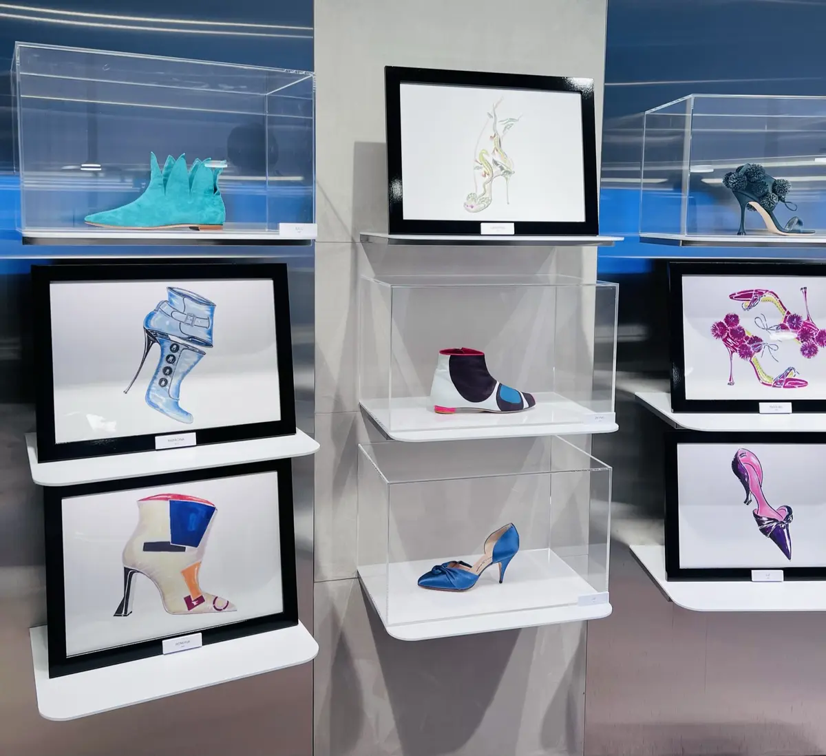 マノロ ブラニク表参道店