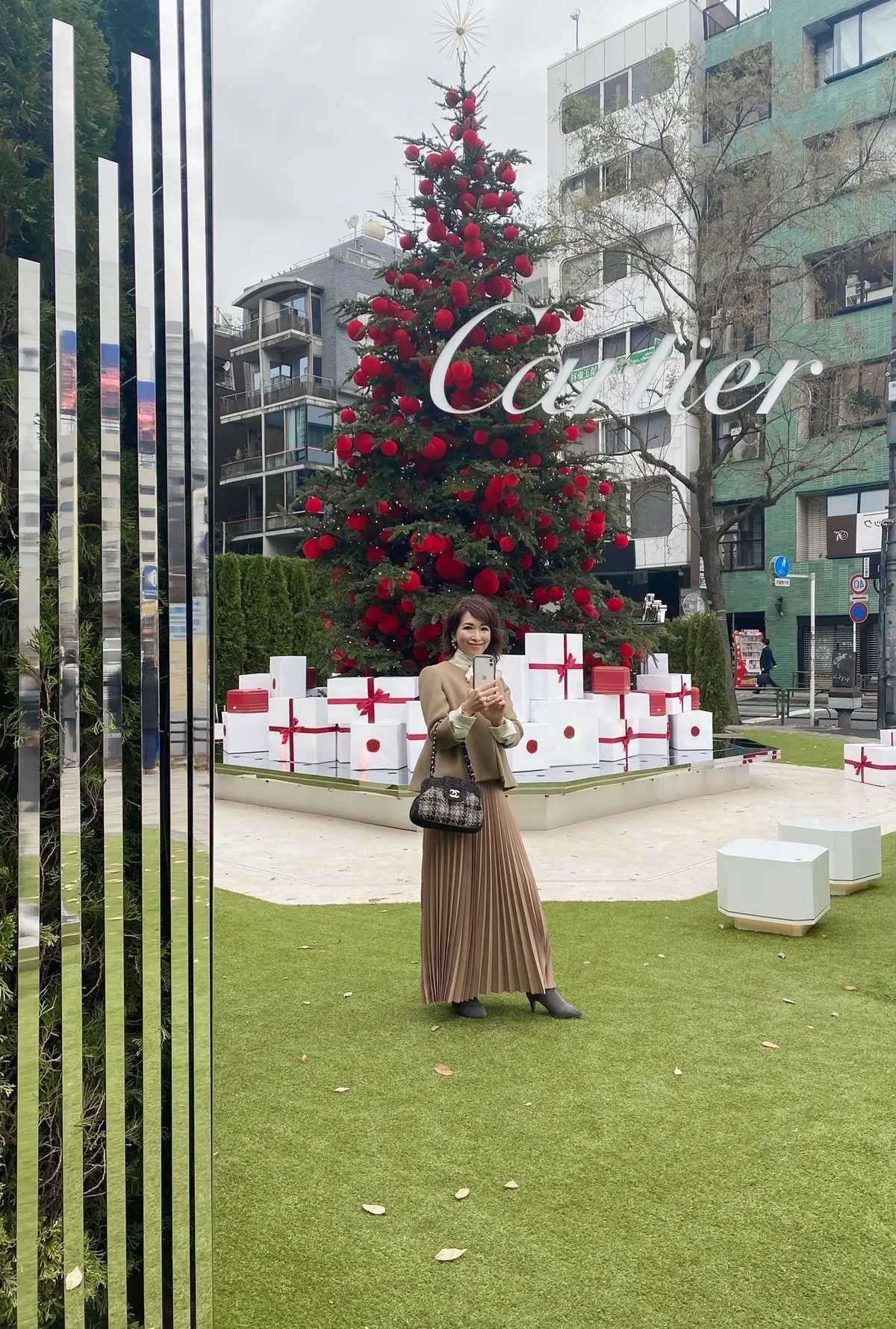 華やかなプリーツロングスカートで「Carの画像_4