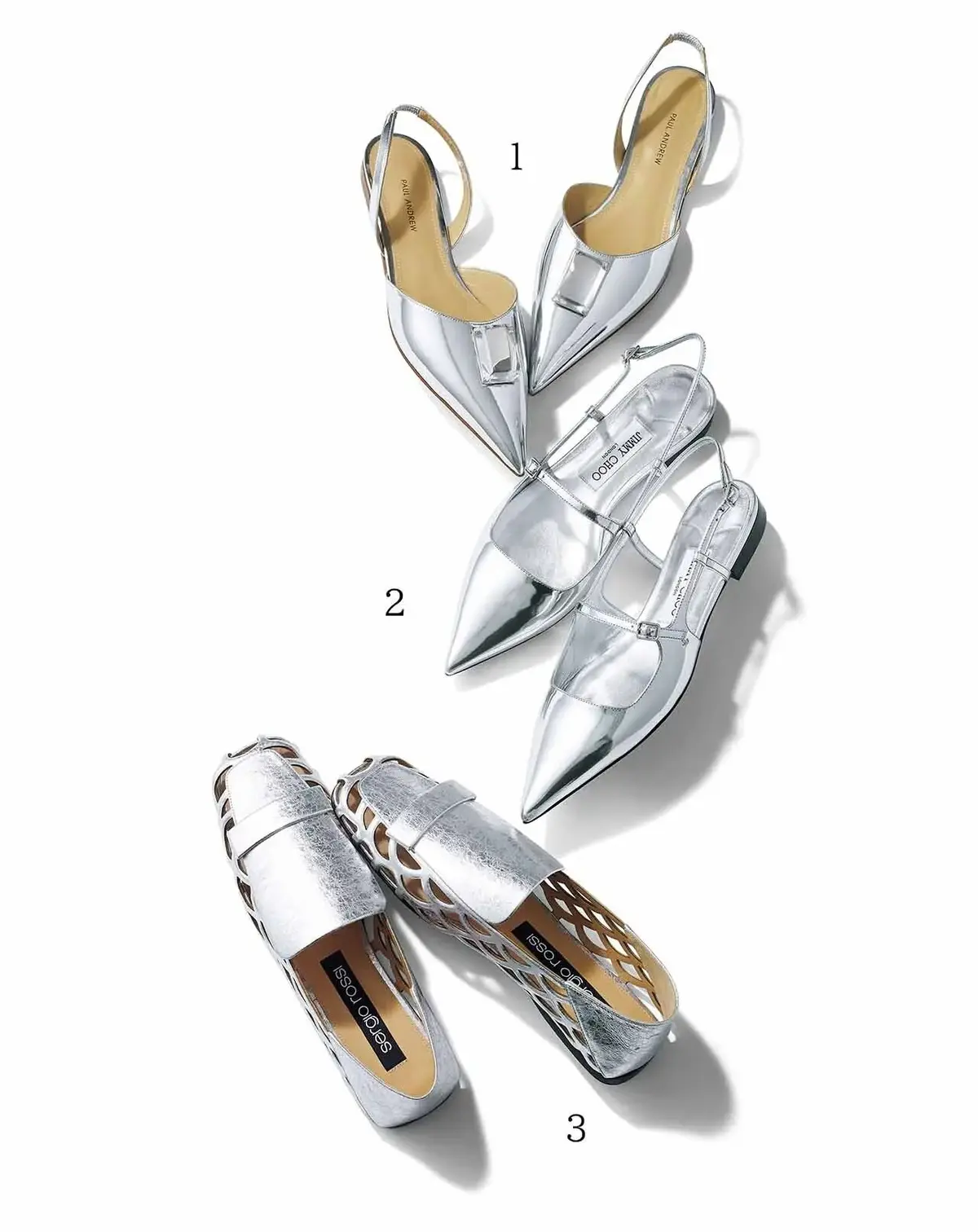 万能グレーワントーンも“シルバーフラット靴”で瞬時に華やぐ