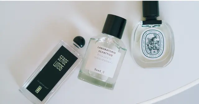 シャワーのあとは ボディパウダーがわりに ホワイトムスクをまとって