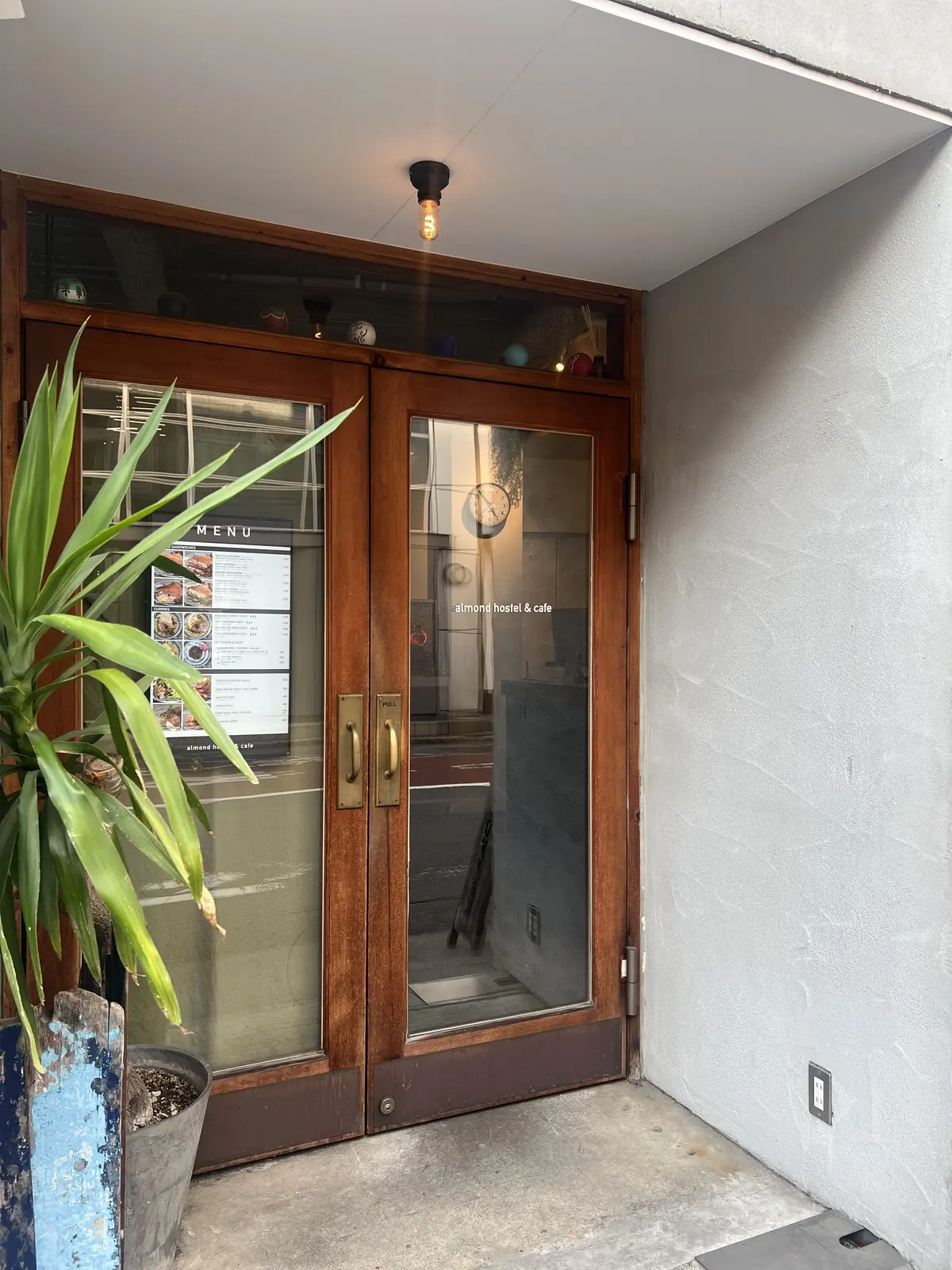 ほどよいシアー感。大人のボウタイブラウスの画像_2